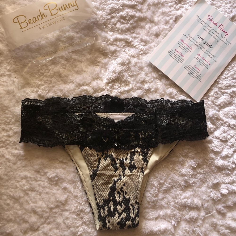 Black Magic woman  👙 bottoms by beach bunny 🐰